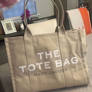 Marc Jacobs the tote bag — Authentic